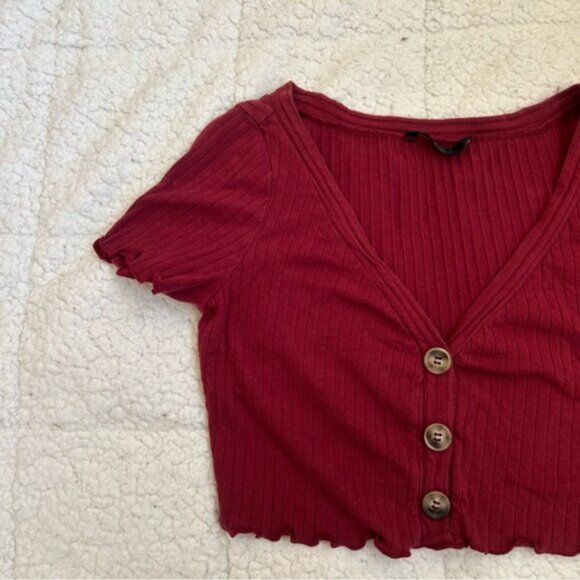 SHEIN Red Button-Up Crop Top Ribbed​ - Picture 3 of 7